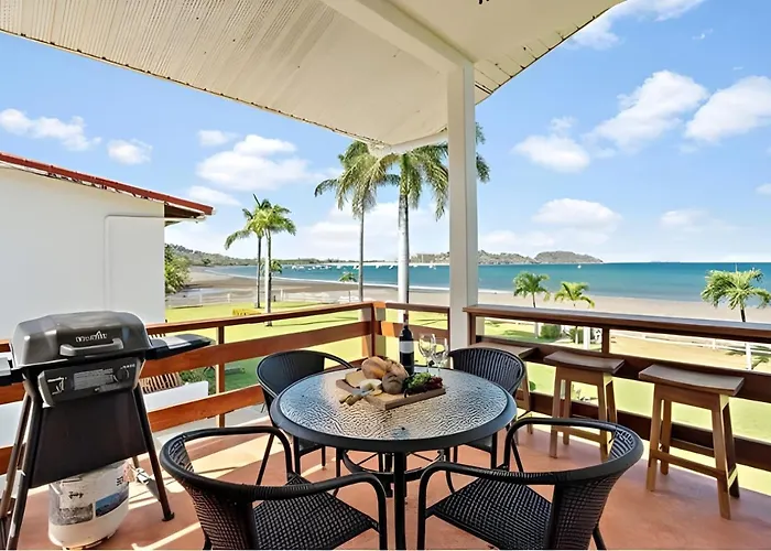 Pacific 9 - Beachfront Condo, Bbq, Pool, Prime Location, Sleeps 4 Ferienhaus