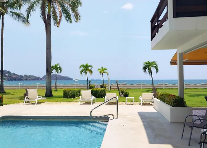 Ferienhaus Pacific 9 - Beachfront Condo, Bbq, Pool, Prime Location, Sleeps 4