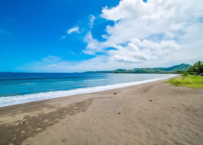 Pacific 9 - Beachfront Condo, Bbq, Pool, Prime Location, Sleeps 4 * Potrero (Guanacaste)