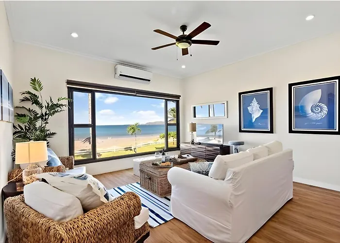 Ferienhaus Pacific 9 - Beachfront Condo, Bbq, Pool, Prime Location, Sleeps 4