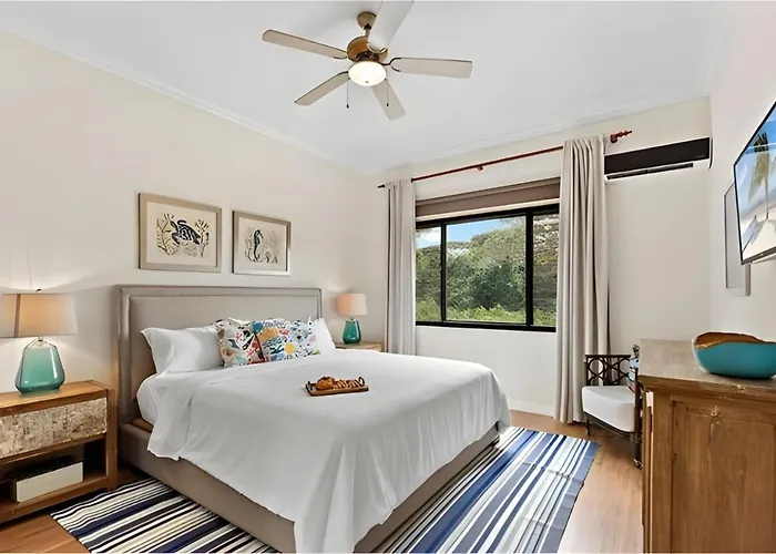 Ferienhaus Pacific 9 - Beachfront Condo, Bbq, Pool, Prime Location, Sleeps 4 *