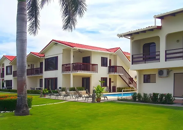 Pacific 9 - Beachfront Condo, Bbq, Pool, Prime Location, Sleeps 4 Ferienhaus Potrero (Guanacaste)