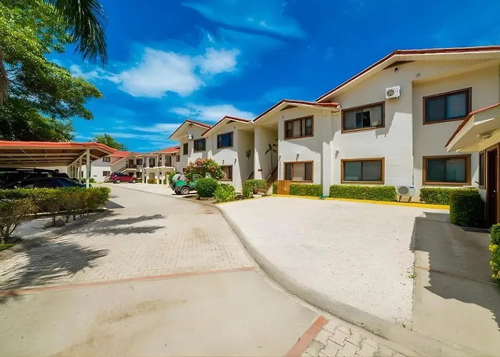 Pacific 9 - Beachfront Condo, Bbq, Pool, Prime Location, Sleeps 4 Ferienhaus Potrero (Guanacaste)